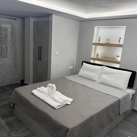 Theofilos Apartment's *